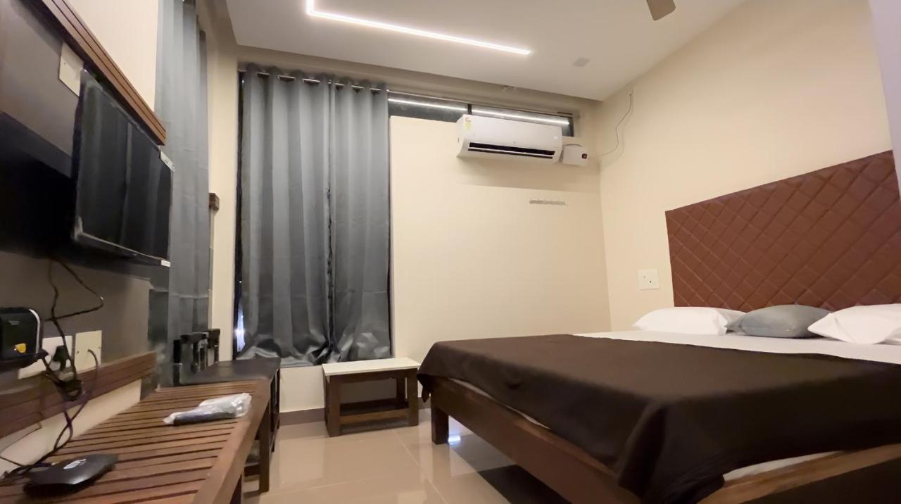 Hotel Coastal Inn Nagappattinam Bagian luar foto