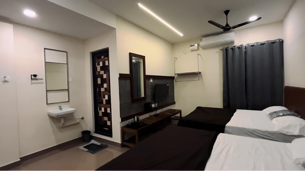 Hotel Coastal Inn Nagappattinam Bagian luar foto
